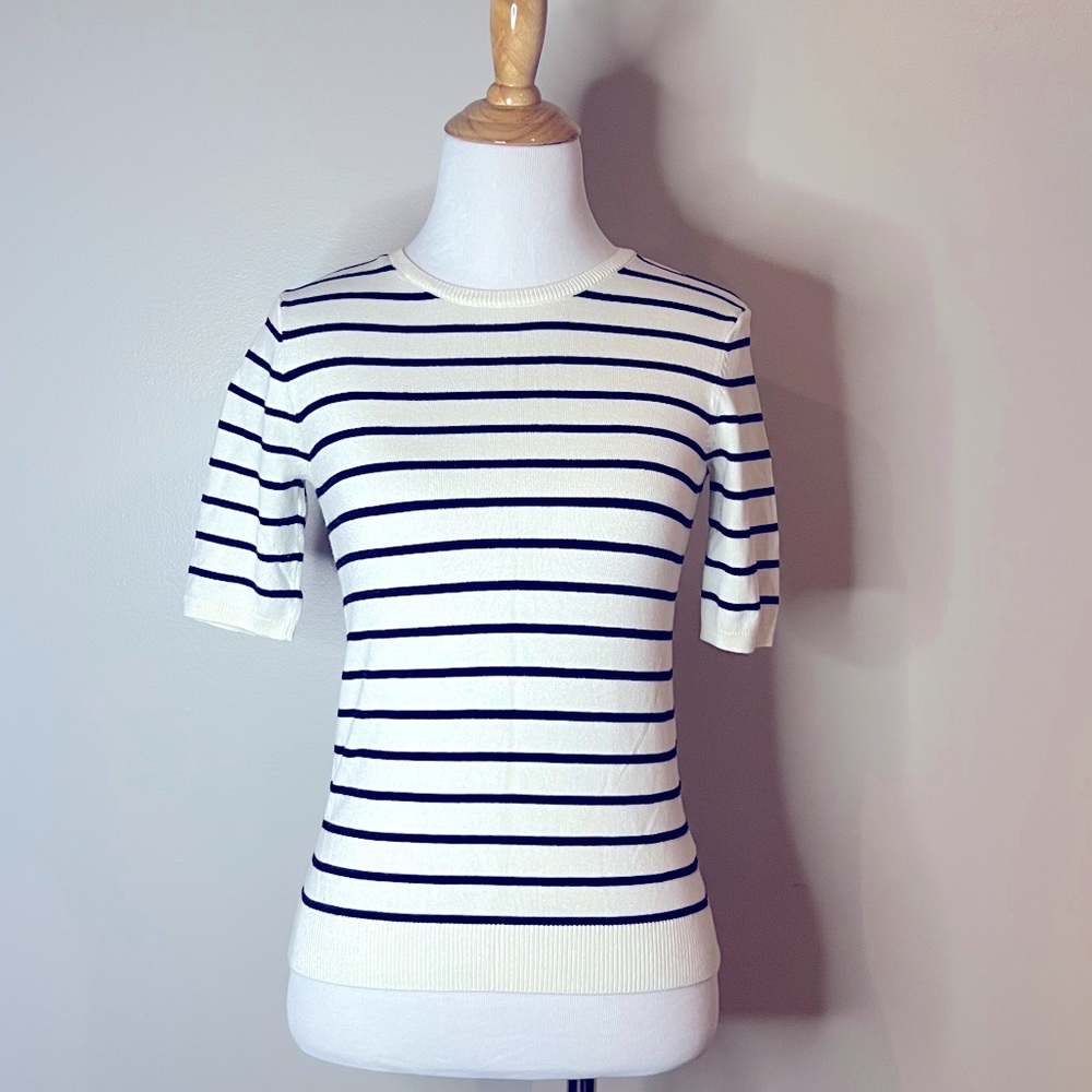 🚨H&M Basic Striped Sweater Tee🚨